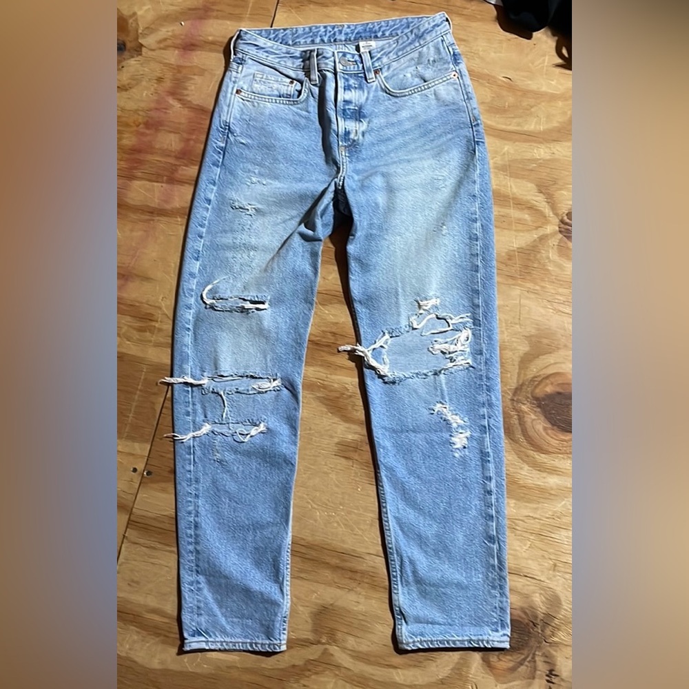 Boyfriend, low waist ripped jeans